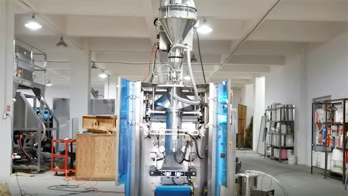 ماكينة تعبئة وتغليف بالنظام الحجمي (ميزان حلزوني)، L4T620-FT